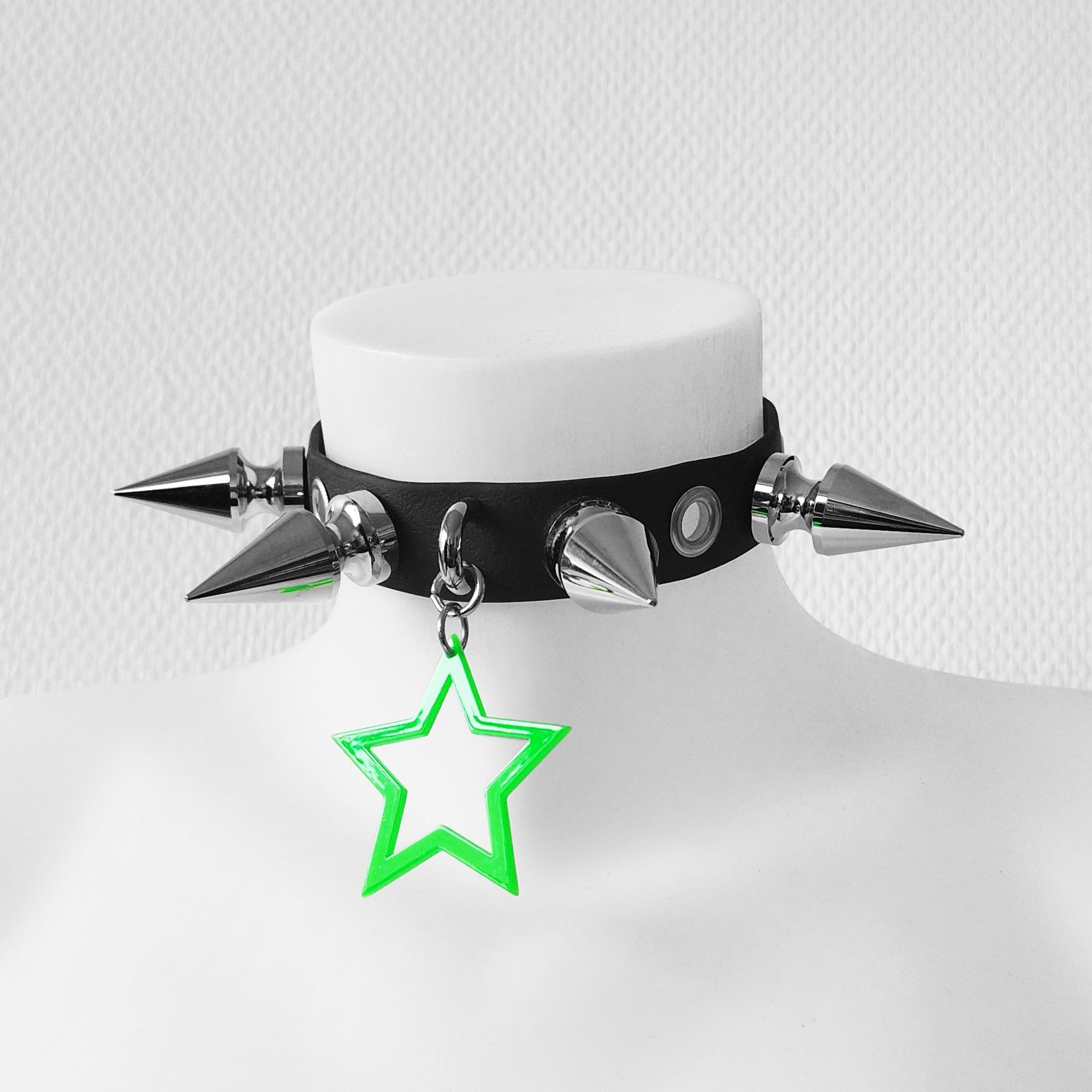 Emostar choker