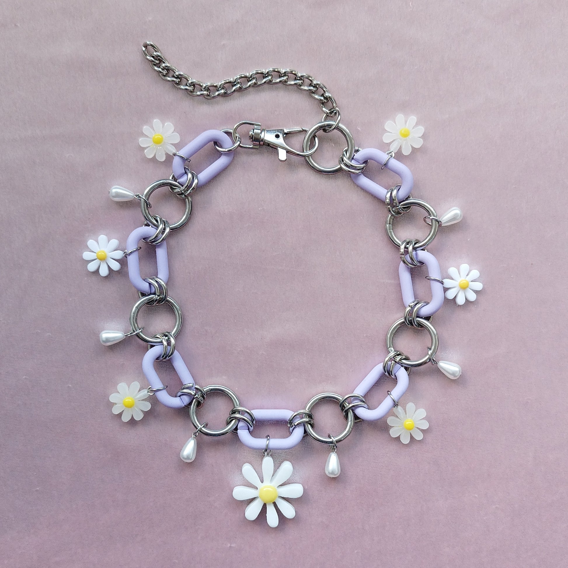 Daisy necklace