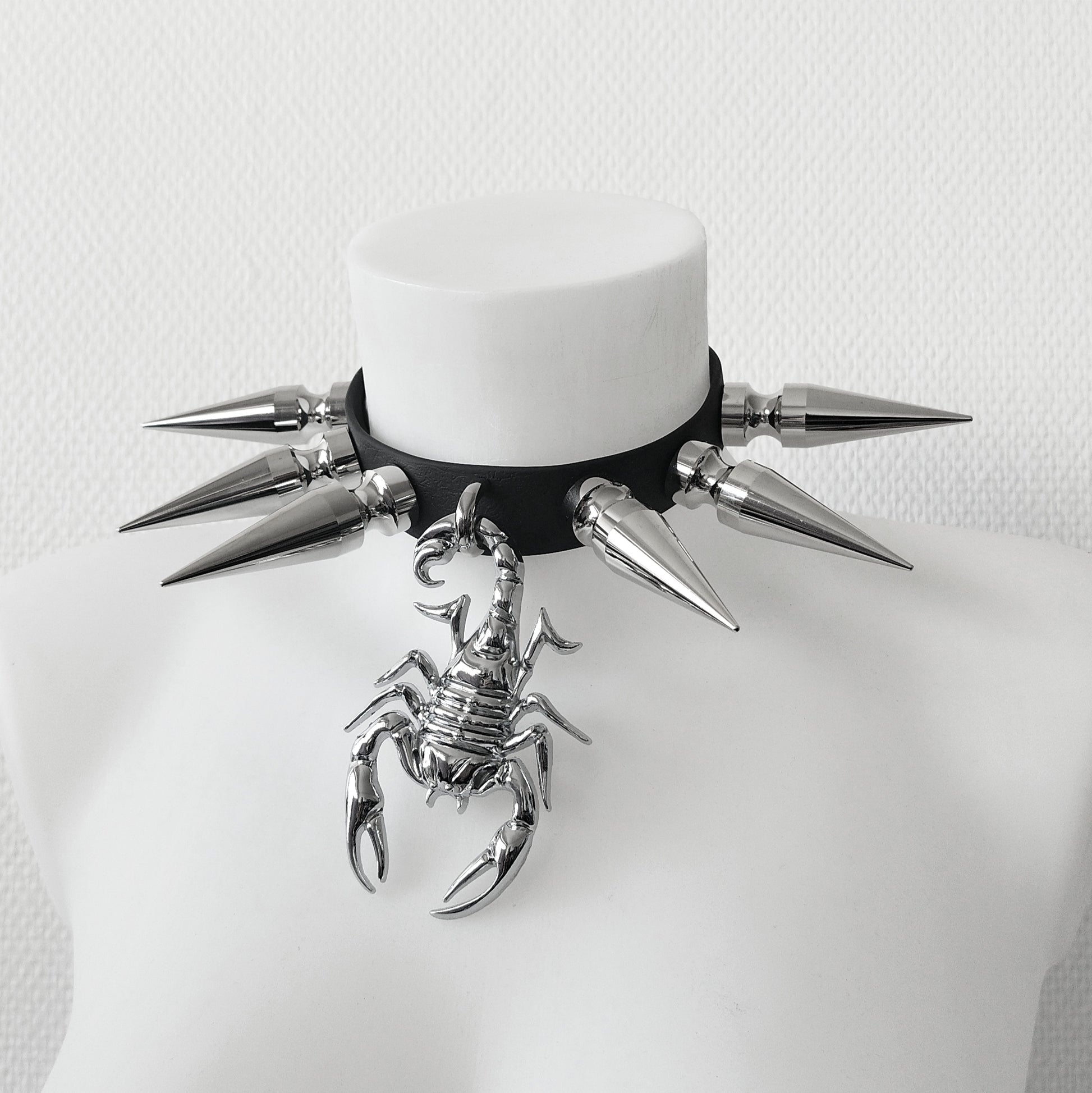 XXL Scorpio Choker PRE-ORDER (SILVER)