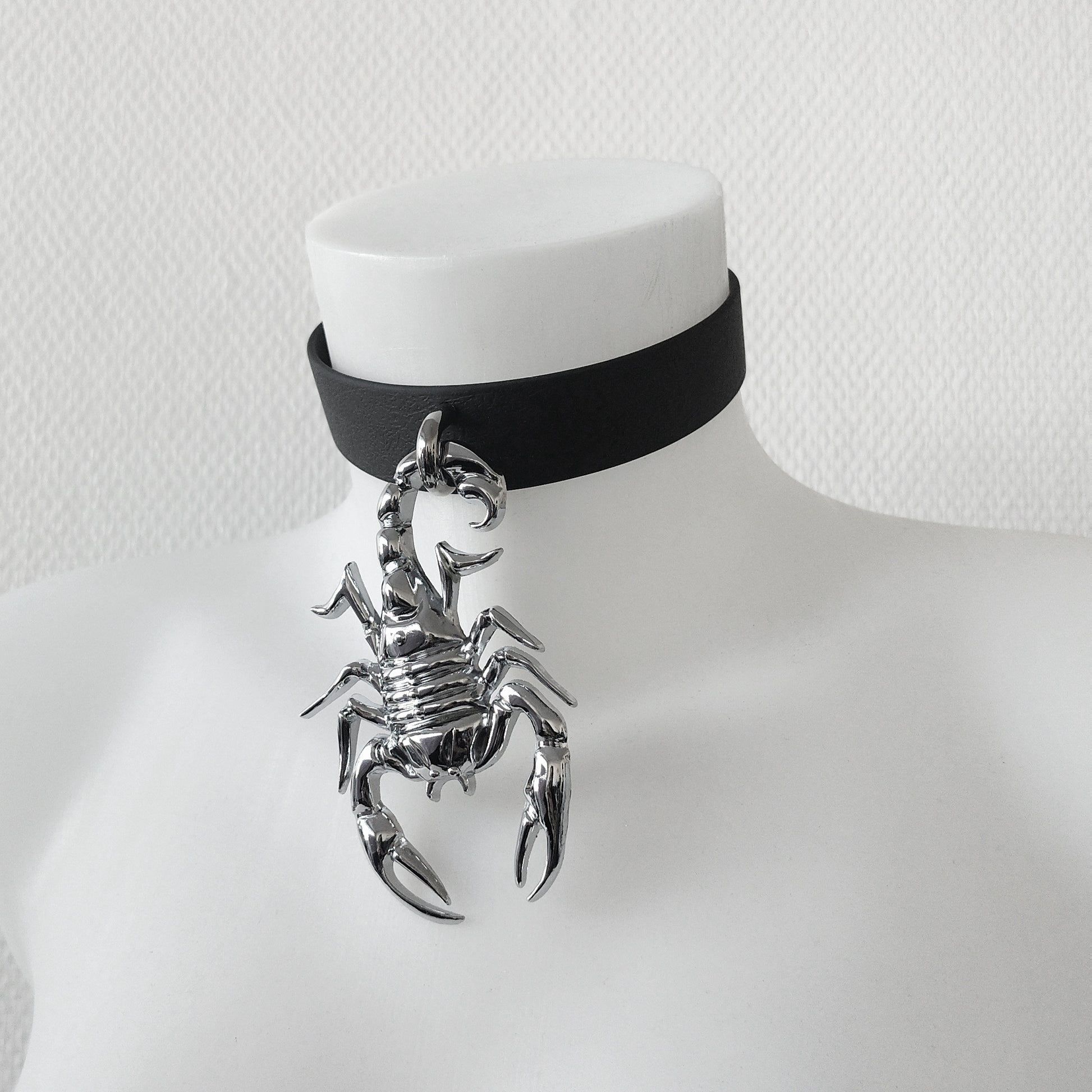 Scorpio simple Choker (SILVER)