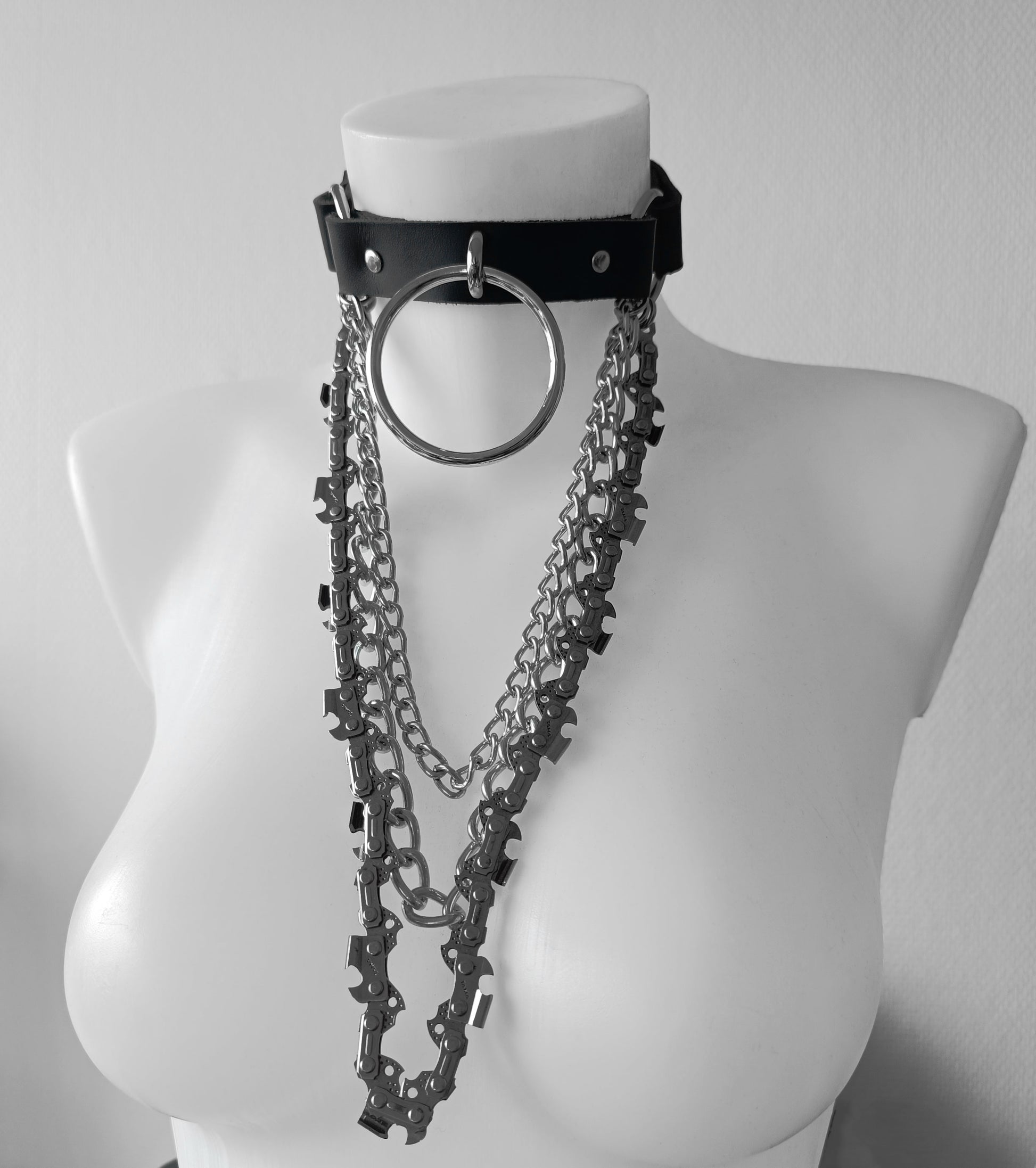 Chainblade Choker