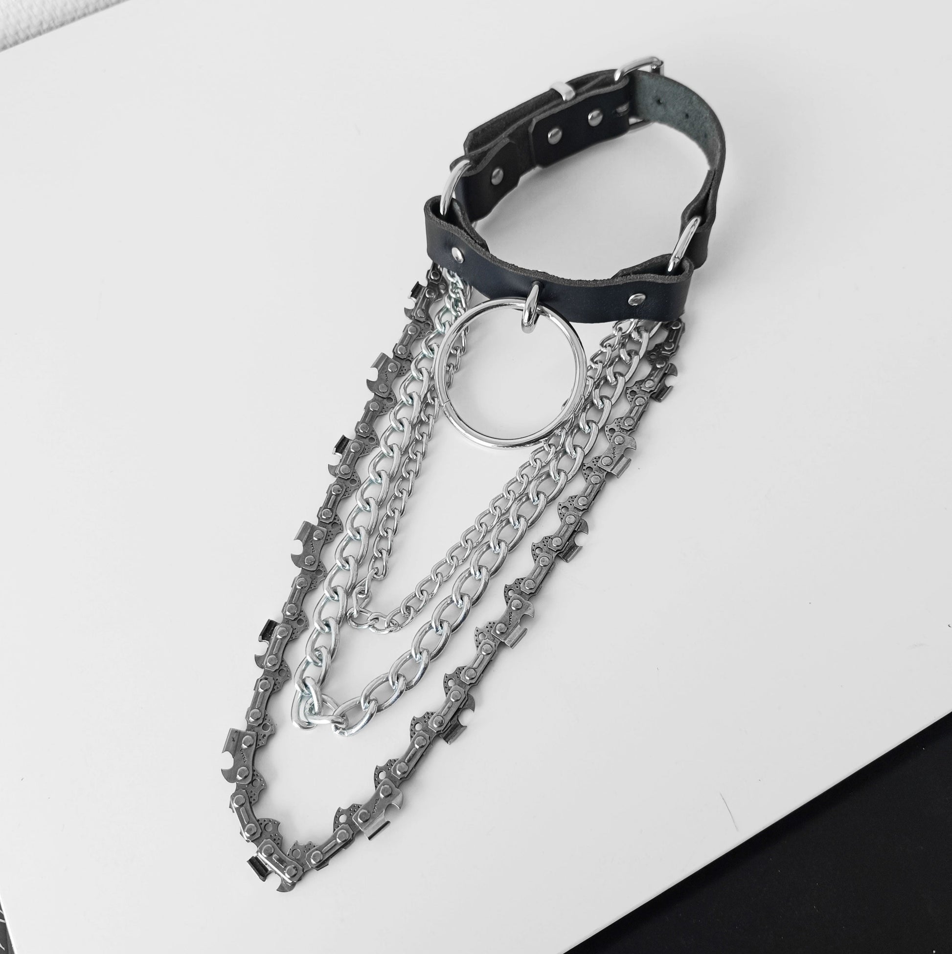 Chainblade Choker