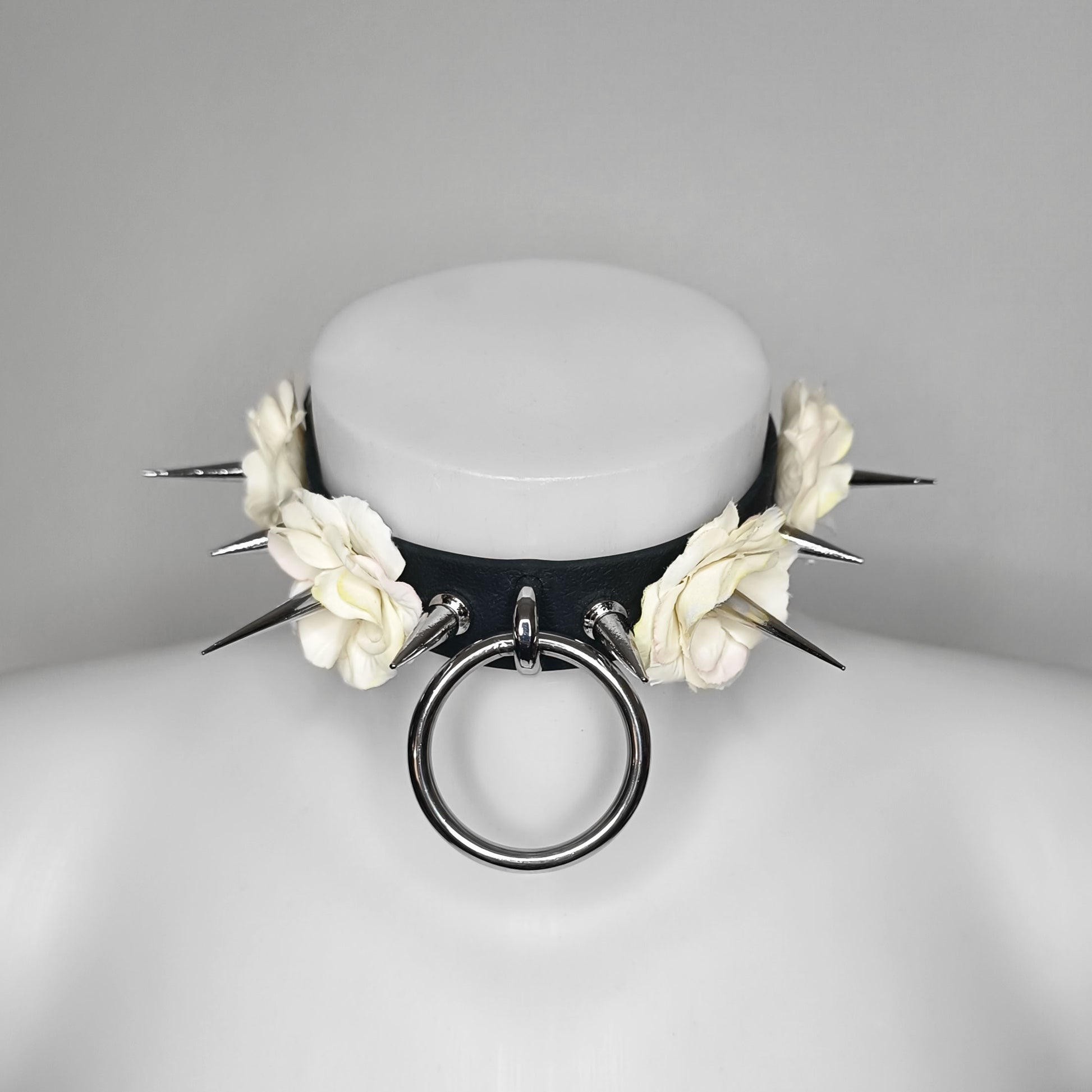 Bloomblade Choker