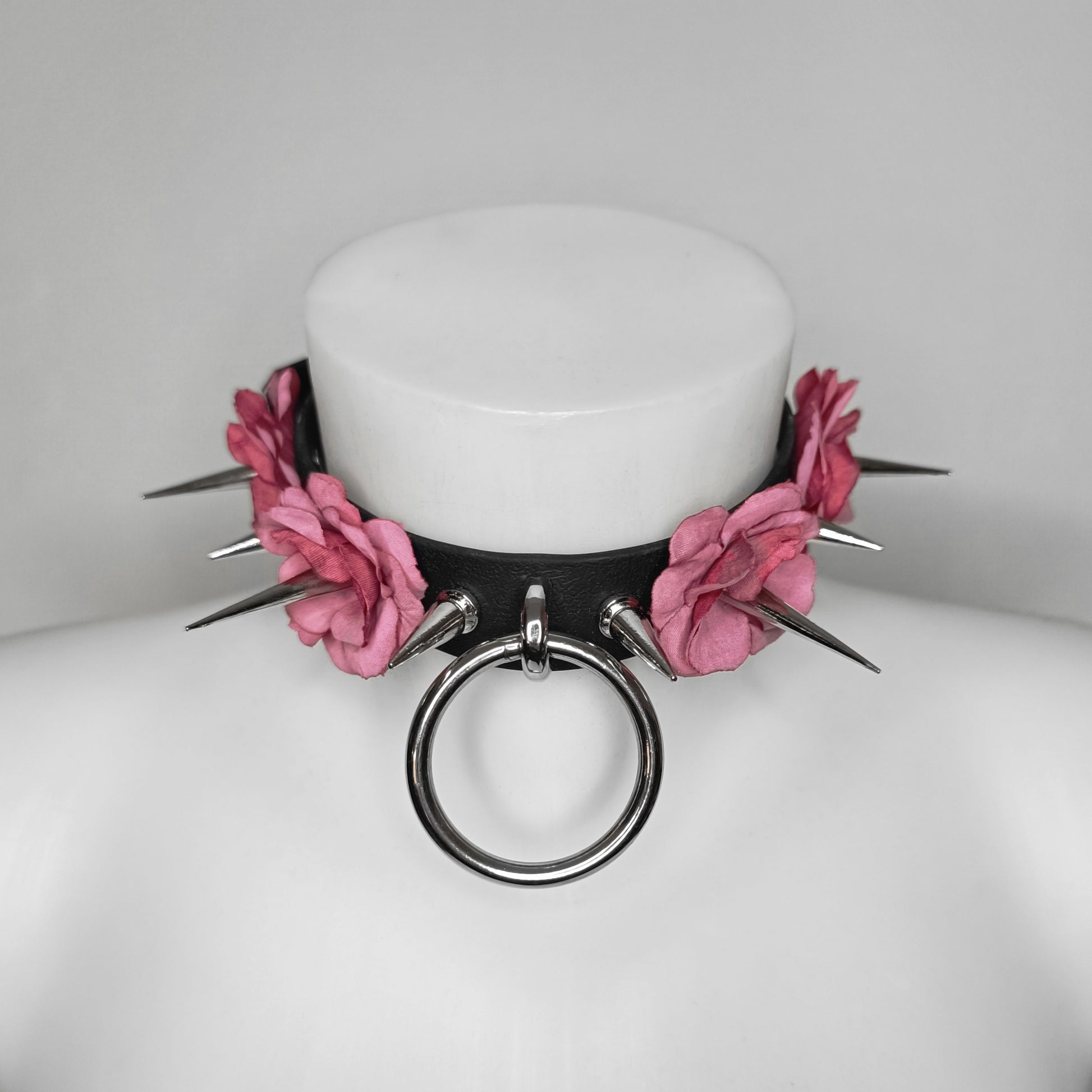 Bloomblade Choker