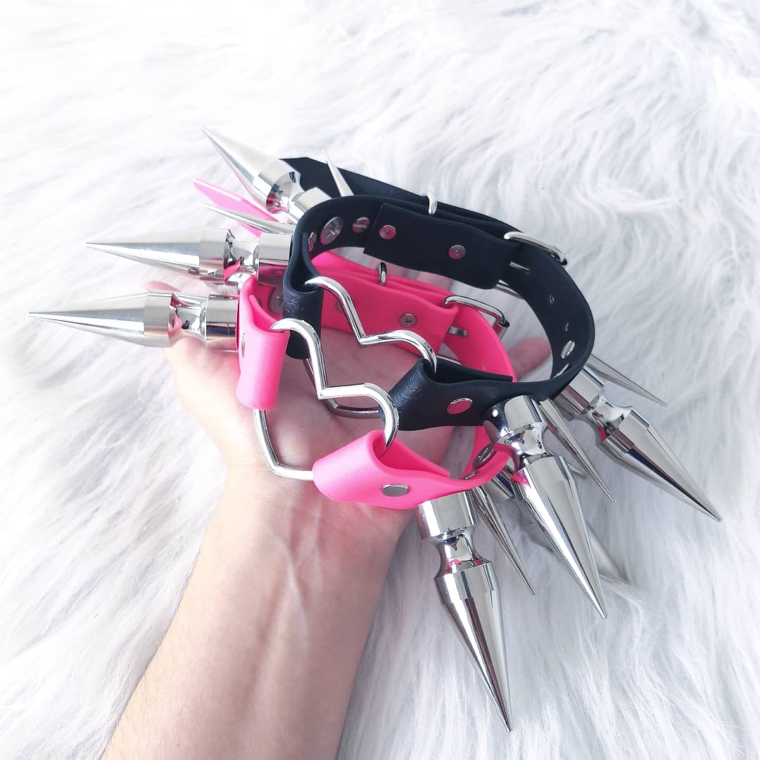 Simple XXL Heart Choker PRE-ORDER