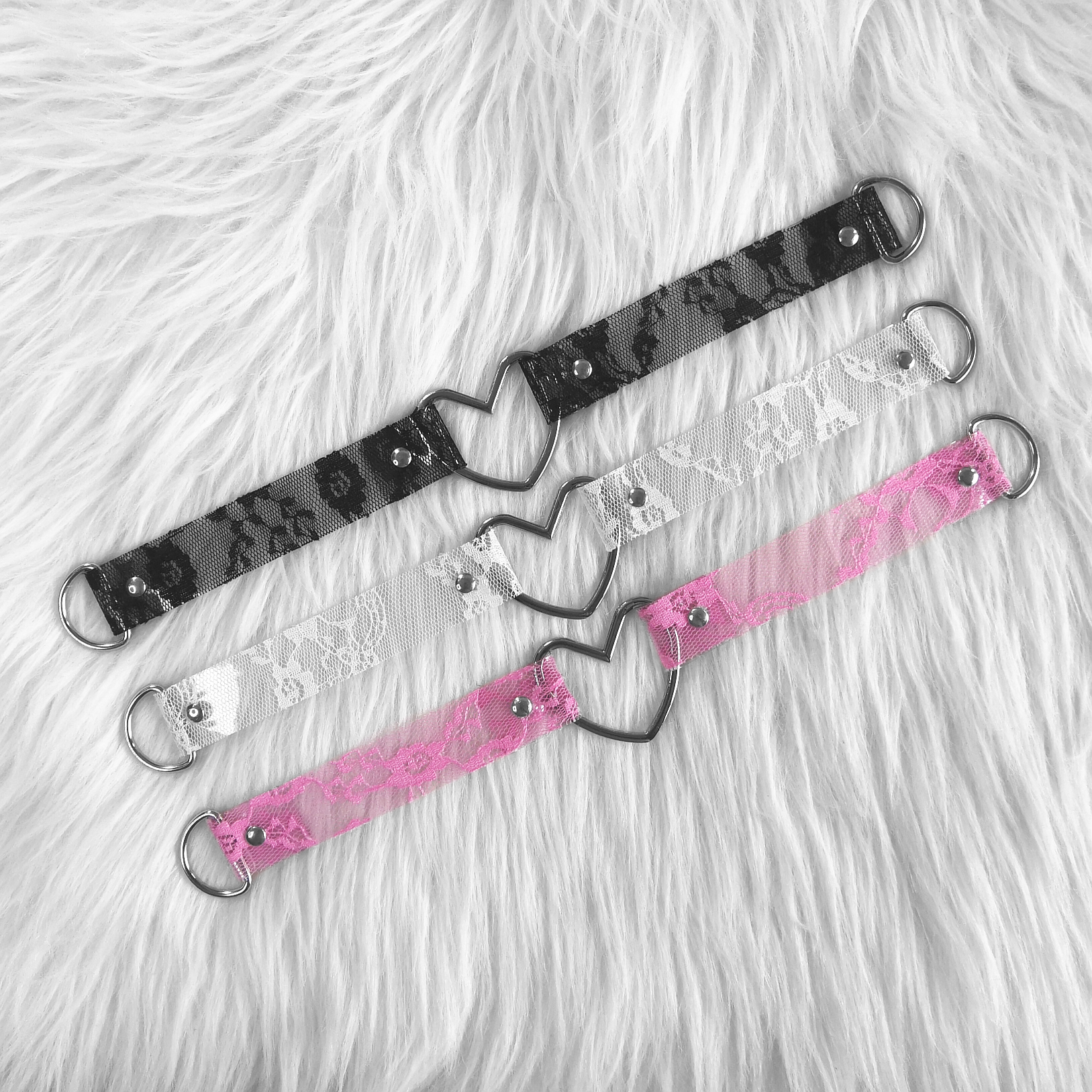 FLIRTY CHOKERS