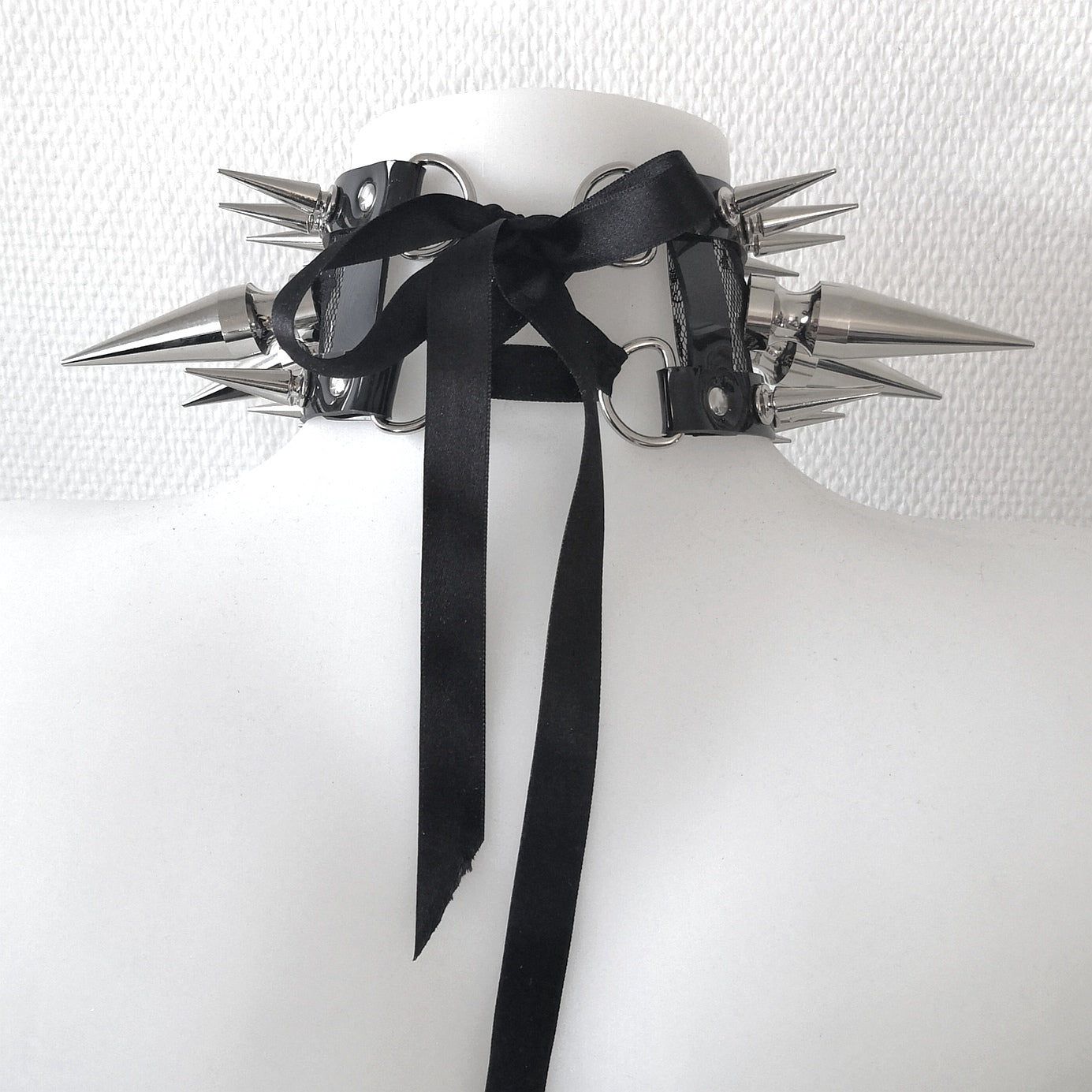 BLACK WIDOW CHOKER
