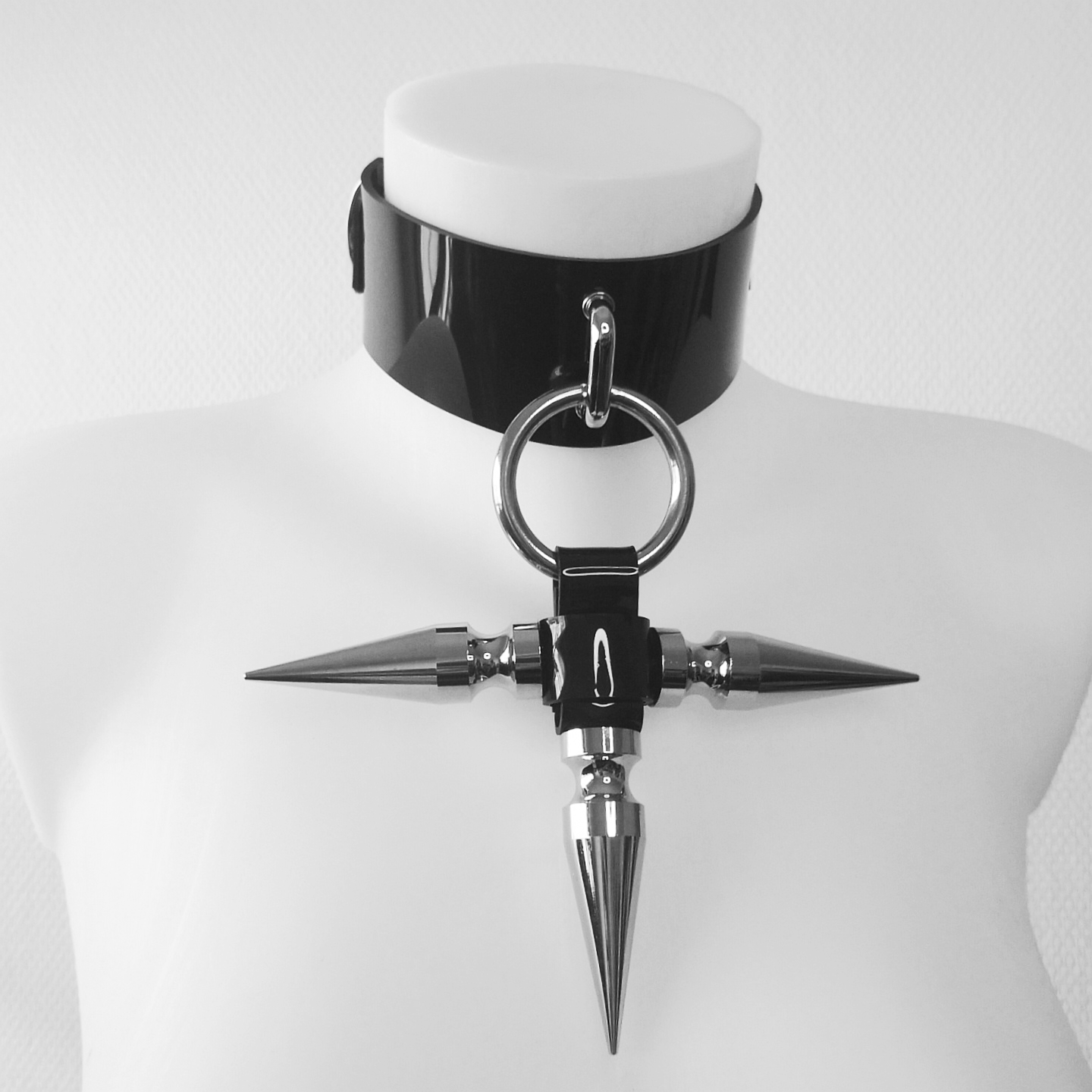 BLADE CHOKER PRE-ORDER