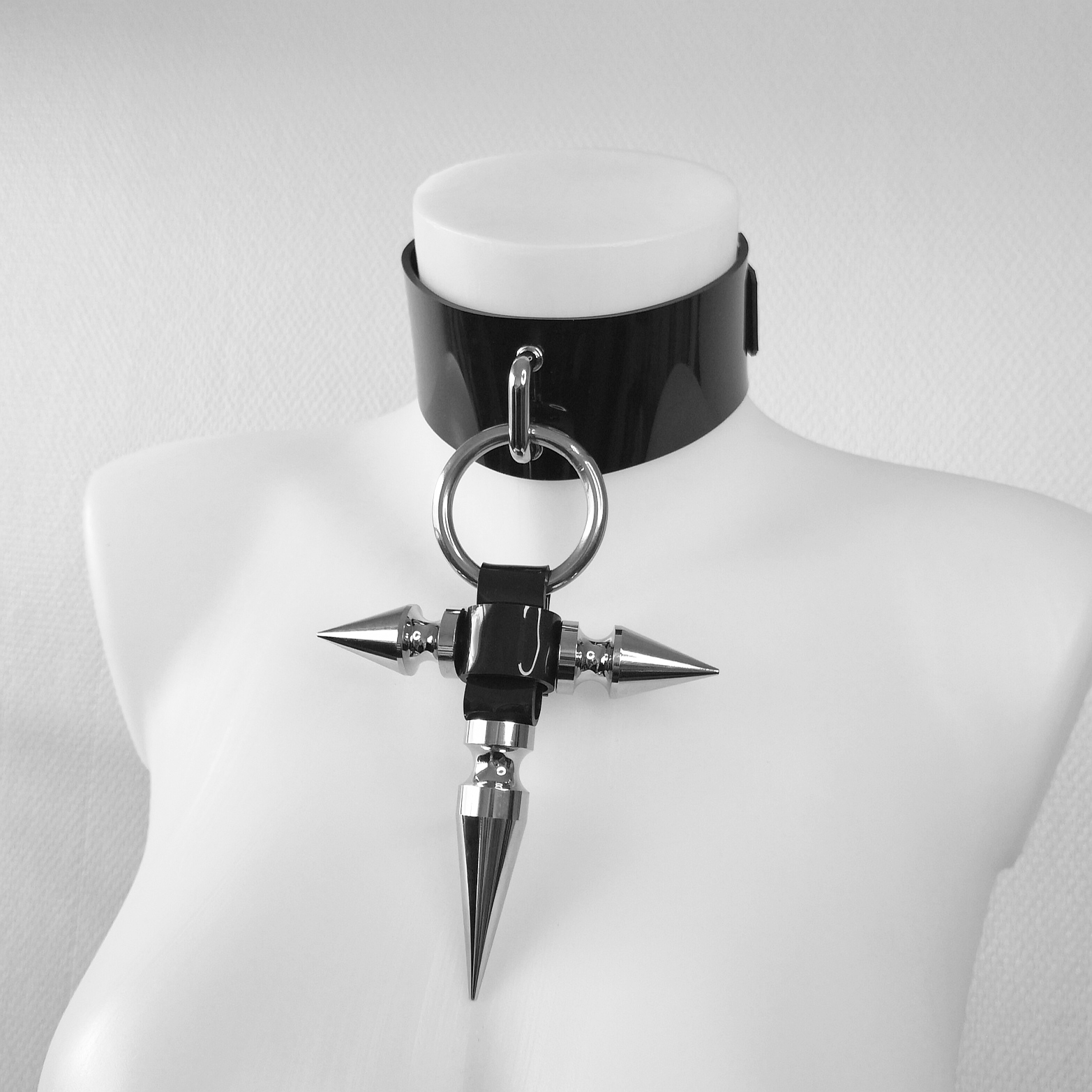 HELSING CHOKER PRE-ORDER