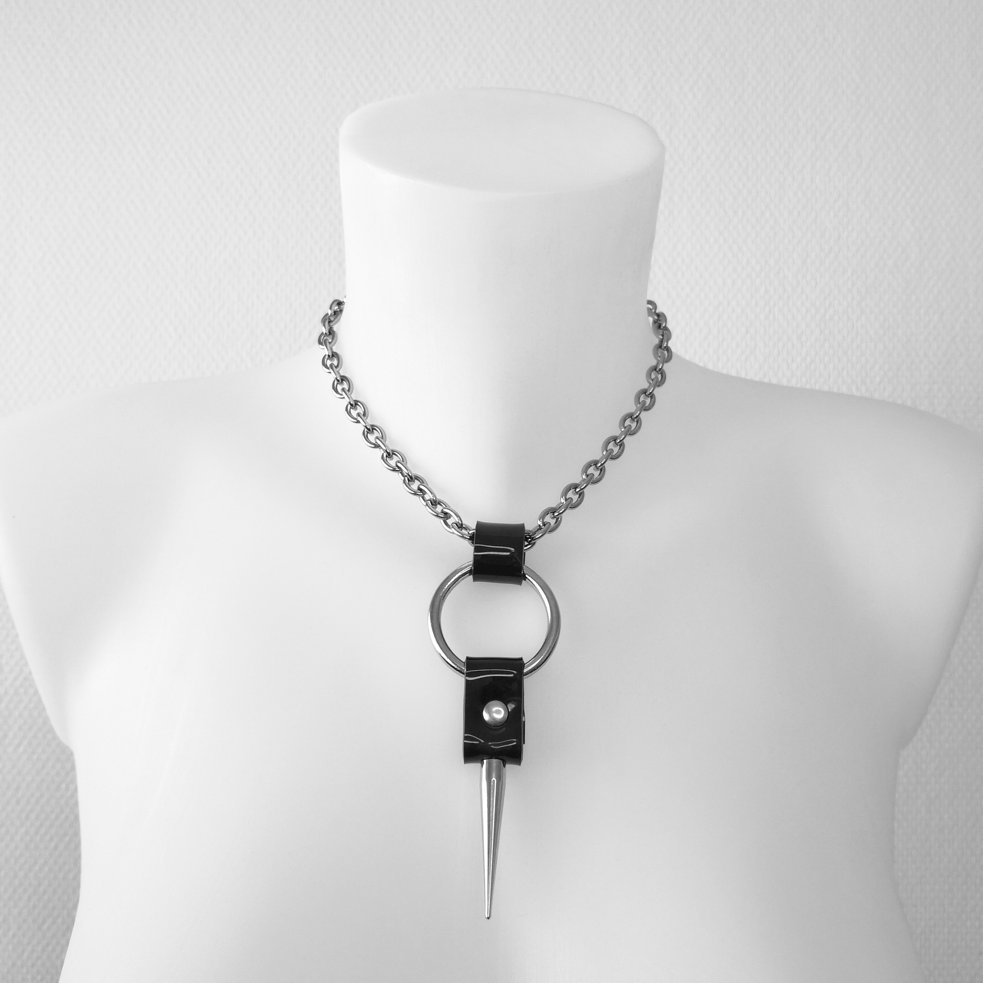 TREVOR NECKLACE