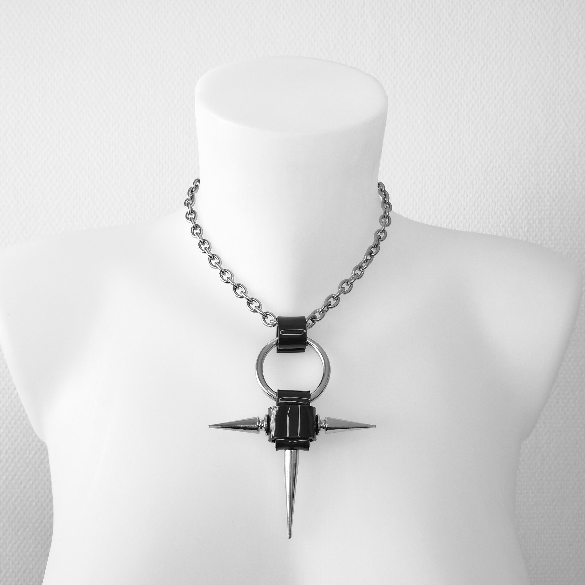 ANITA NECKLACE