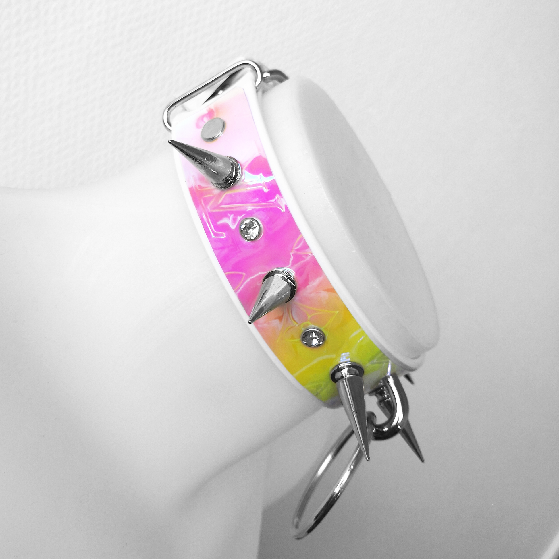 IRIDESCENT LV spikes Choker