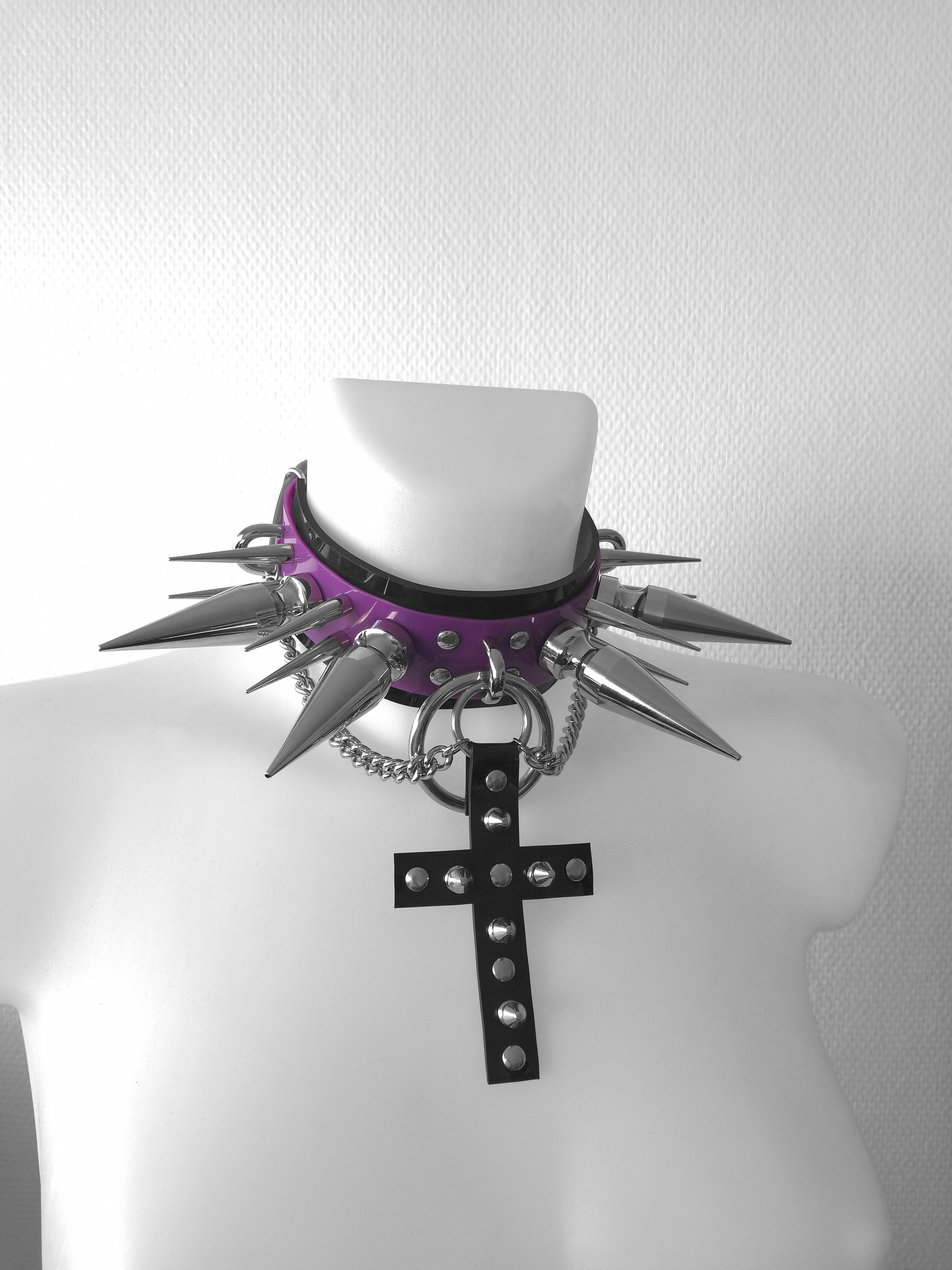 Vade Retro Choker