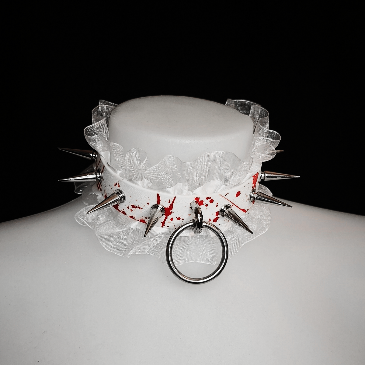 Final Girl Choker (white/white)