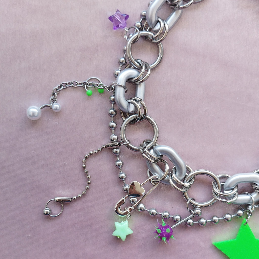 Buzz necklace