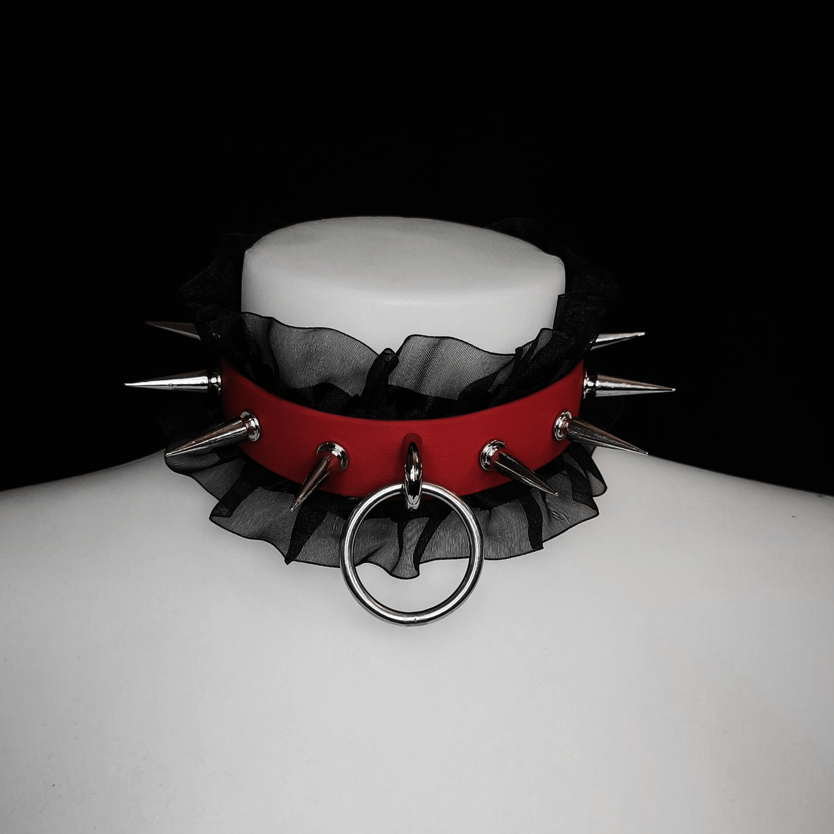 Final Girl Choker (red/black)