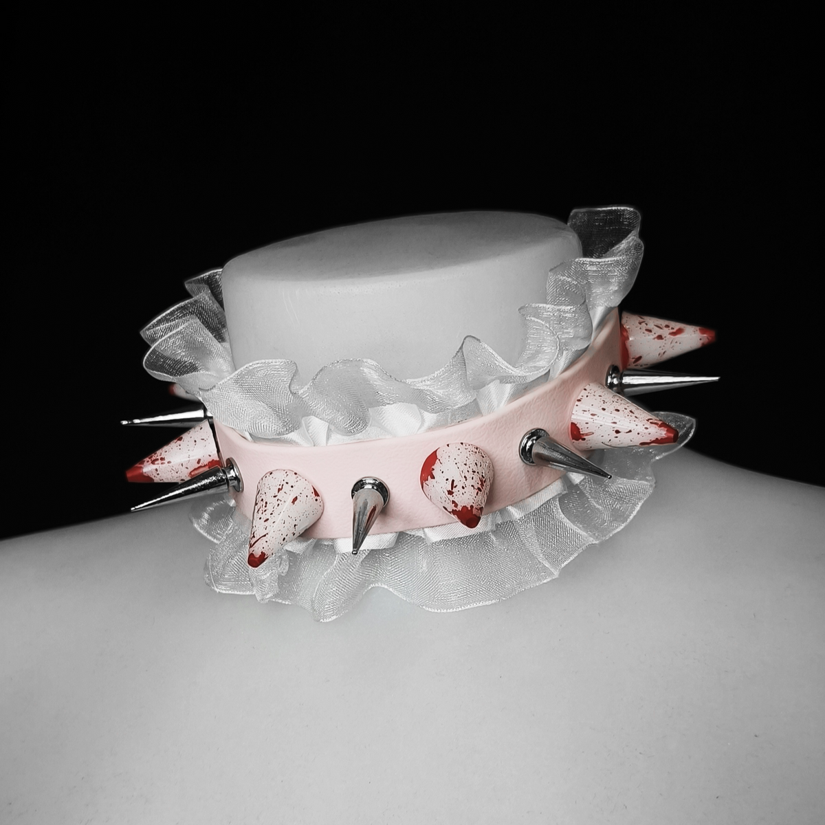Scream Queen Choker (pink/white)
