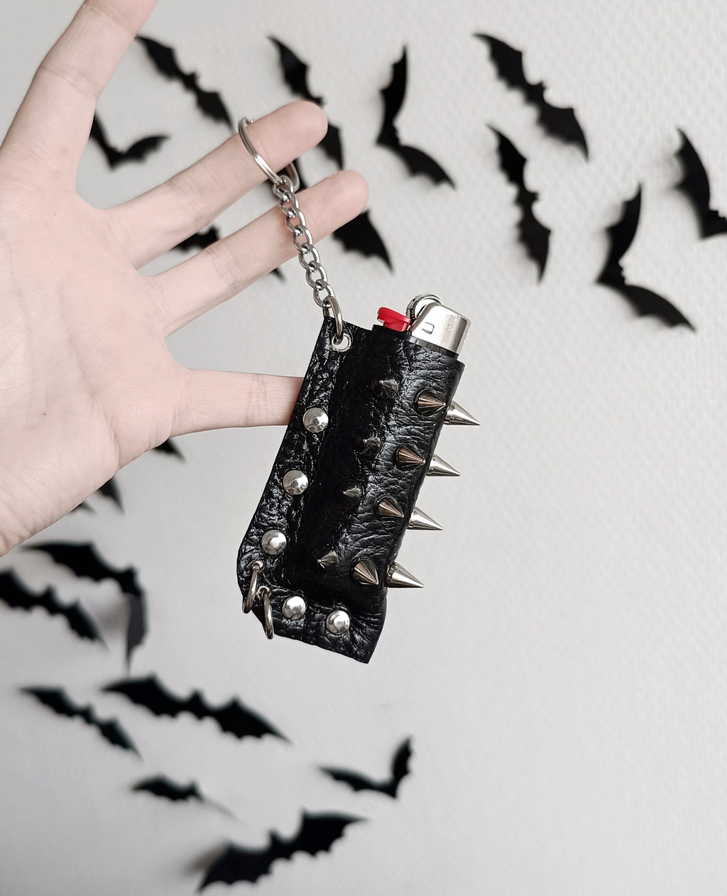 Spiked lighter case