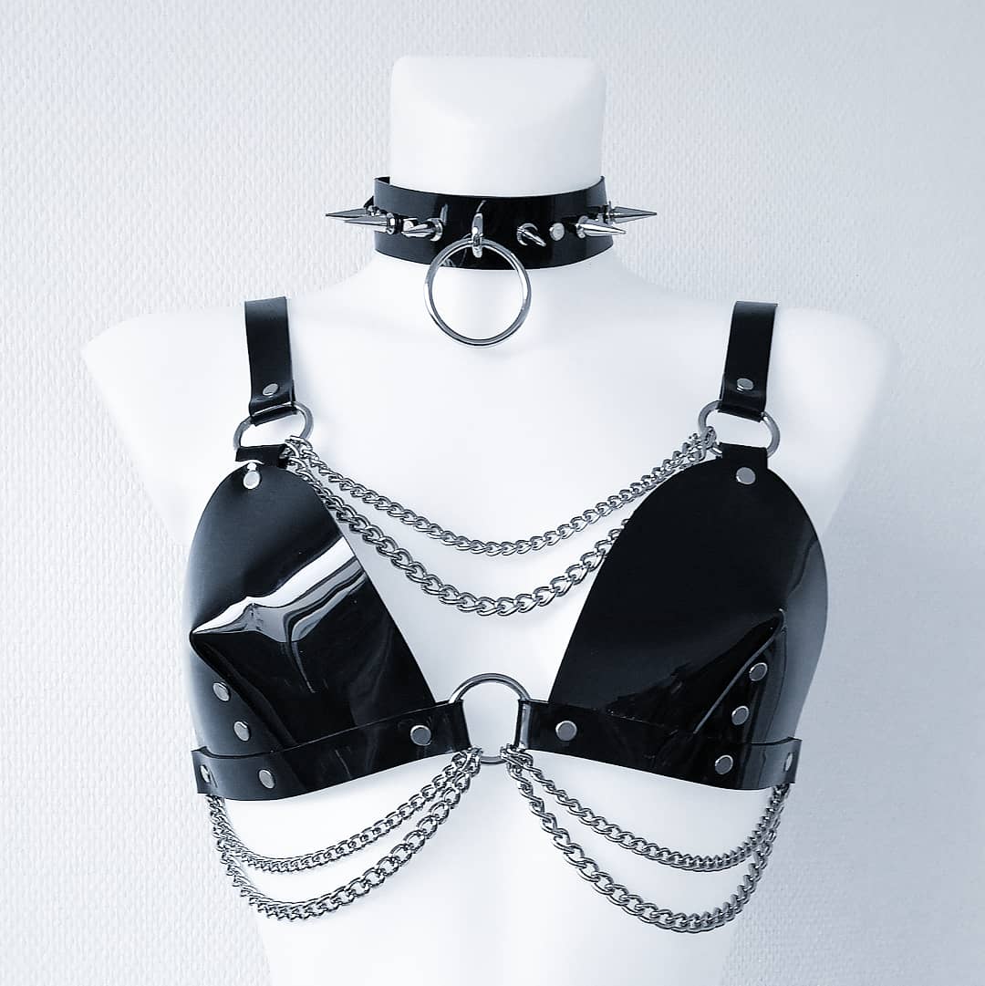 ENCHAINED PVC SET