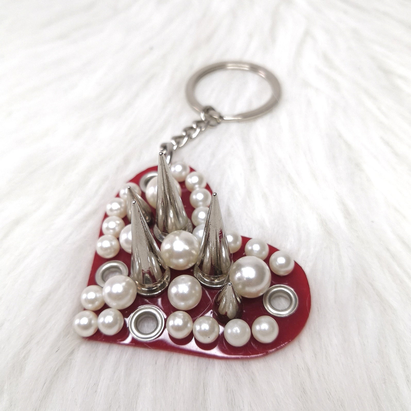 HEART & PEARLS KEYCHAIN