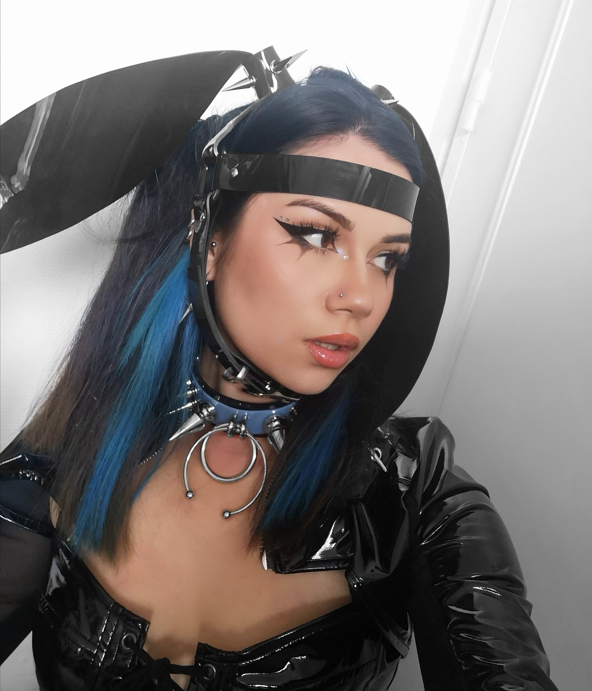 Lazy bunny ears head harness