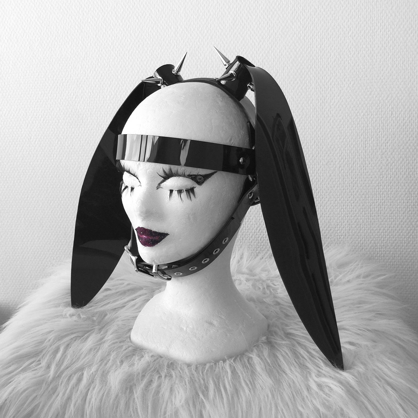 Lazy bunny ears head harness