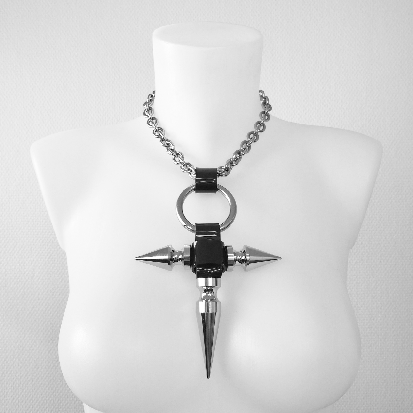 HELSING NECKLACE PRE-ORDER