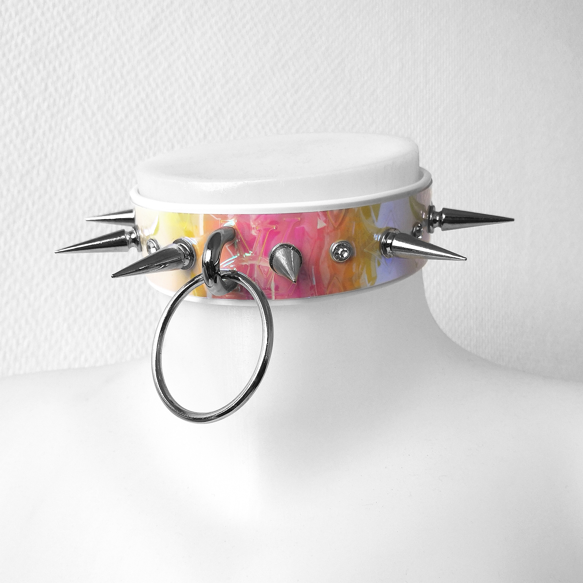 IRIDESCENT LV spikes Choker